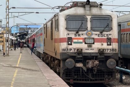 सीट-कन्फर्म-हुई-या-नहीं,-10-घंटे-पहले-ही-आ-जाएगा-मैसेज,-रेलवे-ने-लागू-किया-नया-चार्टिंग-सिस्टम