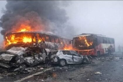 यमुना-एक्सप्रेस-वे-हादसा:-स्लीपर-बसों-की-सबसे-बड़ी-खामी,-जिसकी-वजह-से-जिंदा-जले-19-लोग;-बचने-का-नहीं-मिला-मौका