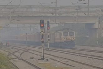 railway:-ट्रेनों-के-रिजर्वेशन-चार्ट-को-लेकर-नया-नियम-किया-जारी,-अब-10-घंटे-पहले-होगा-तैयार