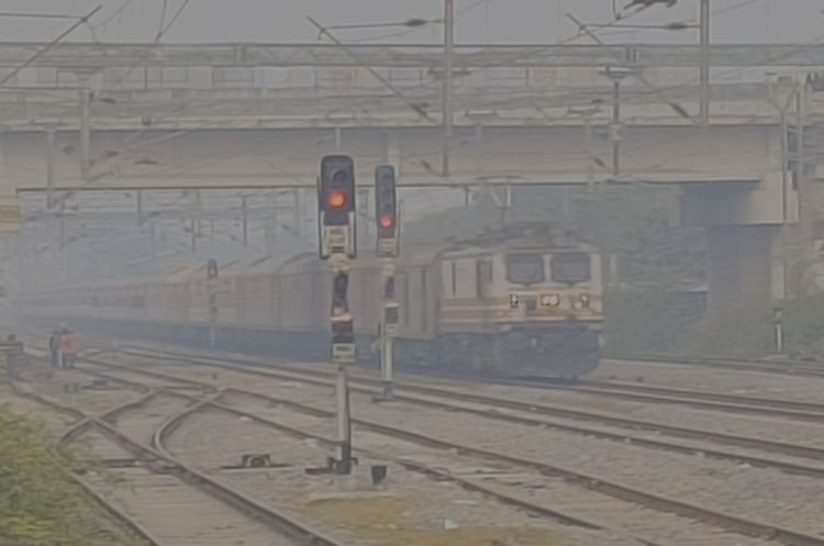 railway:-ट्रेनों-के-रिजर्वेशन-चार्ट-को-लेकर-नया-नियम-किया-जारी,-अब-10-घंटे-पहले-होगा-तैयार