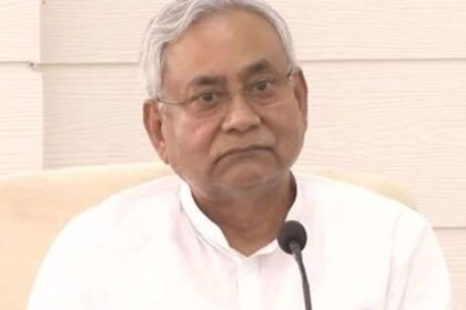 हिजाब-विवादः-नीतीश-कुमार-के-खिलाफ-महाराष्ट्र-अल्पसंख्यक-आयोग-में-शिकायत,-aimim-सपा-नेता-बोले-‘माफी-मांगे-cm’