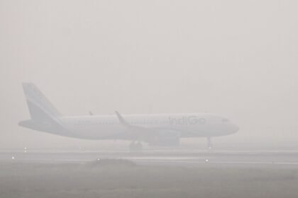 दिल्ली:-घने-कोहरे-के-चलते-152-फ्लाइट-कैंसिल,-सिविल-एविएशन-मिनिस्ट्री-समेत-कई-एयरलाइंस-ने-जारी-की-एडवाइजरी