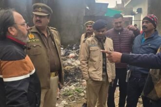 up-news:-शटर-तोड़कर-ज्वैलर्स-की-दुकान-से-एक-करोड़-के-आभूषण-पार,-महिला-समेत-तीन-संदिग्ध-सीसीटीवी-में-कैद