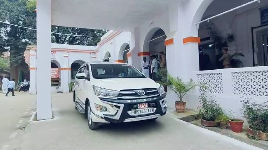 बिजनौर-जिले-के-डीएम-का-सरकारी-आवास-होगा-कुर्क,-कोर्ट-ने-जसजीत-कौर-को-किया-तलब;-पीड़ित-को-मिलेगा-मुआवजा