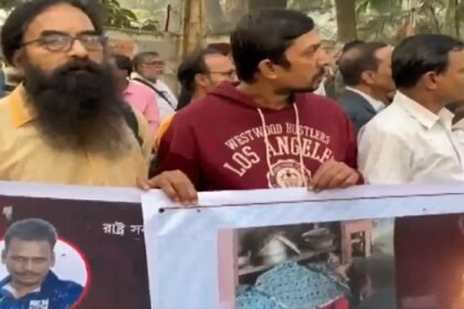 बांग्लादेश-में-दीपू-चंद्र-दास-की-हत्या-का-विरोध,-हिंदू-समुदाय-के-लोगों-ने-किया-प्रदर्शन