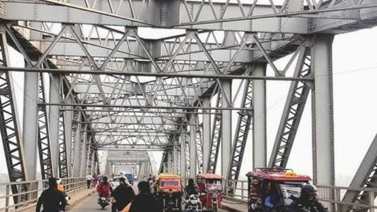 rajghat-bridge:-काशीवासियों-ध्यान-दें,-राजघाट-पुल-कल-से-नो-व्हीकल-जोन,-पैदल-ही-जा-सकेंगे-लोग