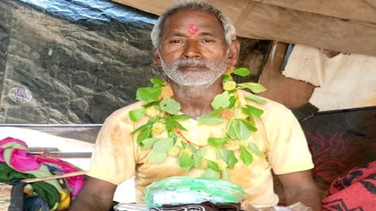 hathras-news:-झोपड़ी-में-लगी-आग,-अंदर-सो-रहे-वृद्ध-की-जिंदा-जलकर-मौत,-10-बकरियां-भी-जलकर-हुईं-राख