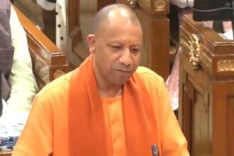 यूपी-विधानसभा-में-विपक्ष-पर-गरजे-cm-योगी,-कहा-“जो-भी-कब्जा-करेगा,-उसे-नहीं-छोड़ूंगा,-कोई-नहीं-रोक-सकता-बुलडोजर”