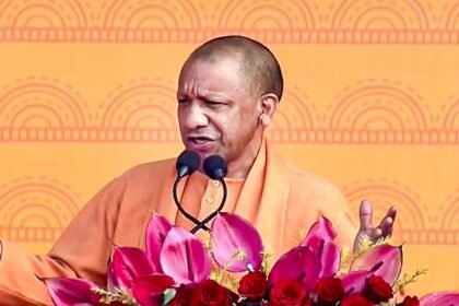 सीएम-योगी-ने-यूपी-पुलिस-को-हाईटेक-करने-के-लिए-लॉन्च-किया-yaksh-app,-क्या-है-इसकी-खासियत?-जानें