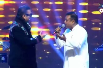 ‘मैं-कोई-ऐसा-गीत-गाऊं,-कि-आरजू-जगाऊं’,-संबित-पात्रा-ने-सिंगर-अभिजीत-भट्टाचार्य-के-साथ-मिलाए-सुर