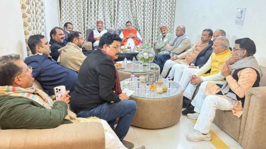 अपने-आवास-पर-ब्राह्मण-विधायकों-को-भोज-देने-वाले-पीएन-पाठक-ने-बीजेपी-प्रदेश-अध्यक्ष-को-दिया-जवाब?-जानिए-क्या-कहा