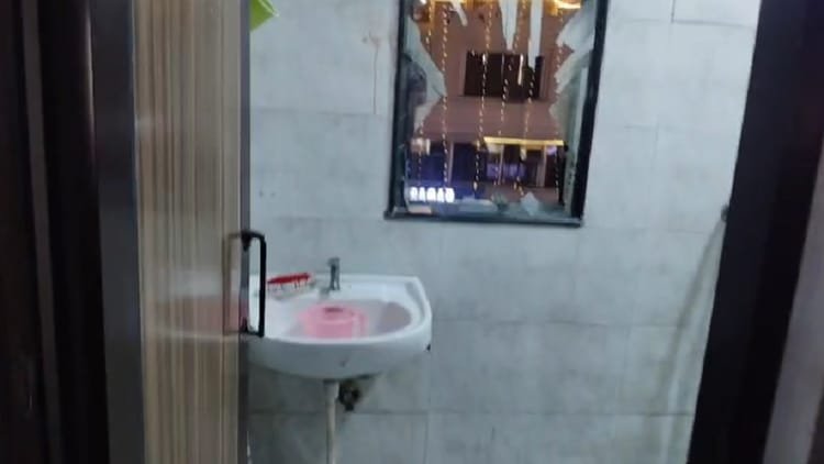 meerut:-लोकप्रिय-अस्पताल-की-दूसरी-मंजिल-से-कूदकर-मरीज-ने-जान-दी,-खून-की-कमी-होने-पर-कराया-था-भर्ती