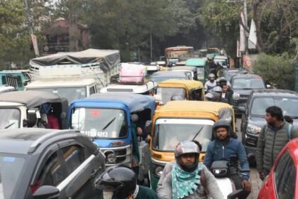 lucknow-news:-जाम-लगने-पर-तीन-दरोगा-लाइन-हाजिर,-हजरतगंज-में-अब-नहीं-चलेंगे-ई-रिक्शा;-टीआई-पर-भी-होगी-कार्रवाई