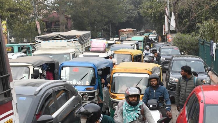 lucknow-news:-जाम-लगने-पर-तीन-दरोगा-लाइन-हाजिर,-हजरतगंज-में-अब-नहीं-चलेंगे-ई-रिक्शा;-टीआई-पर-भी-होगी-कार्रवाई