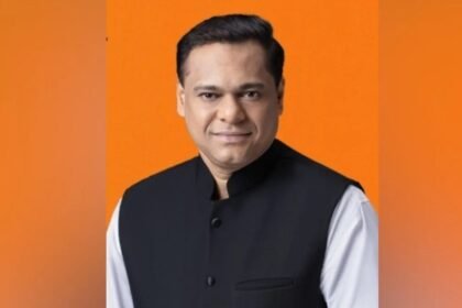 महाराष्ट्र-नगर-निगम-चुनाव:-60+-निर्विरोध-जीत-पर-अमित-साटम-बोले-“उनके-उम्मीदवारों-ने-नाम-वापस-क्यों-लिए?”