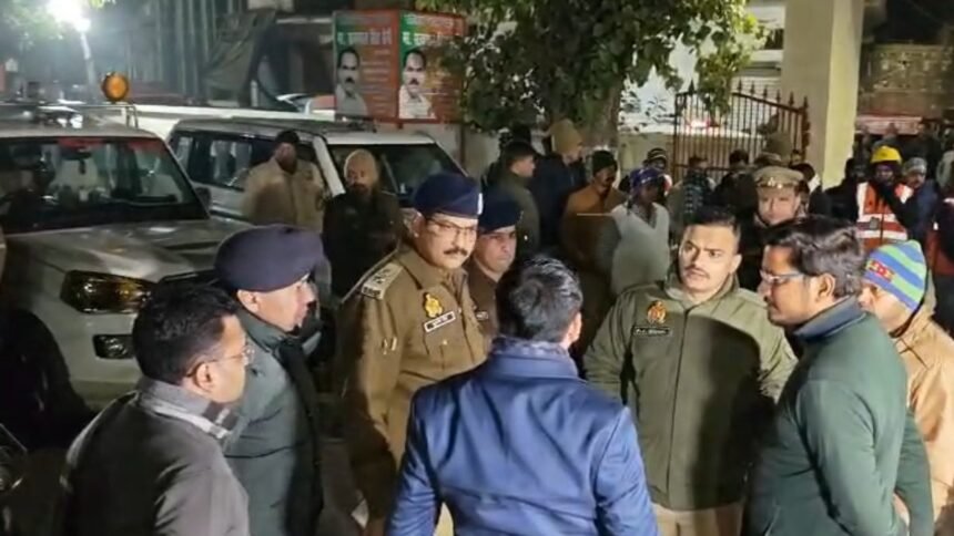 यूपी:-संभल-में-बिजली-चोरी-के-कई-मामले,-हुई-छापेमारी,-dm-sp-और-बिजली-विभाग-के-अधिकारी-मौके-पर,-ऐसे-हो-रहा-गोरखधंधा