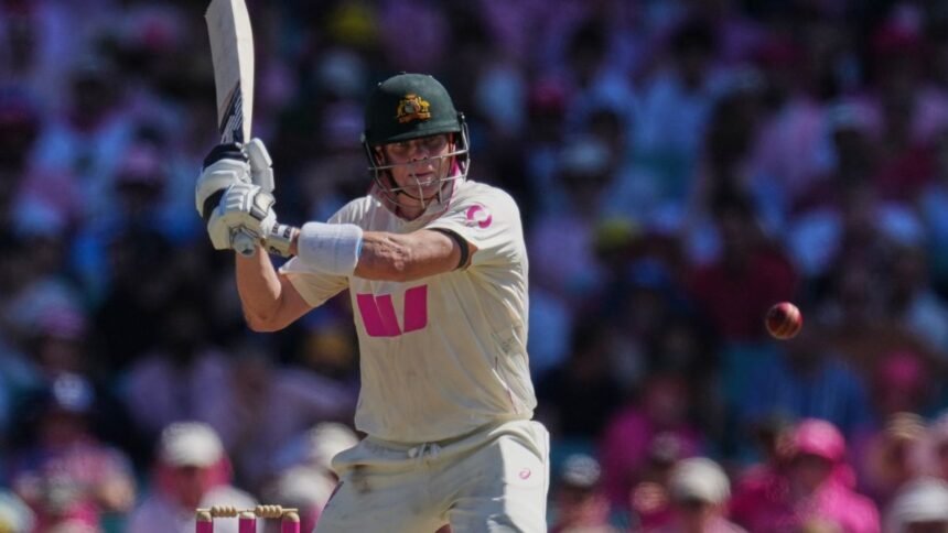 स्टीव-स्मिथ-ने-सिडनी-टेस्ट-मैच-में-जड़-दिया-दमदार-शतक,-इस-मामले-में-इंग्लैंड-के-पूर्व-दिग्गज-को-छोड़ा-पीछे