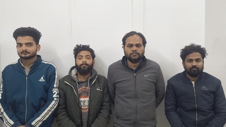 lucknow:-थाईलैंड-में-बैठकर-बुजुर्ग-को-रखा-डिजिटल-अरेस्ट,-चार-गुर्गे-गिरफ्तार…-54.60-लाख-रुपये-ठगे-थे