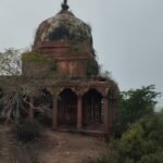 up:-इबादत-का-नूर-तो-कहीं-एक-चिराग-तक-नहीं…आयशा-और-जेबा-मकबरा-उपेक्षा-का-शिकार,-जानें-कौन-हैं-दोनों-बहनें