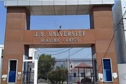 up:-जेएस-यूनिवर्सिटी-के-छात्र-परेशान-न-हों.डिप्टी-रजिस्ट्रार-का-आया-पहला-बयान,-उन्होंने-दी-राहत-देने-वाली-खबर