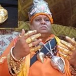 माघ-मेला:-सिर-से-लेकर-पैर-तक-सोने-से-लदे-गोल्डन-गूगल-बाबा,-4.5-लाख-रुपए-की-पहनते-थे-चप्पलें,-बर्तन-भी-चांदी-के