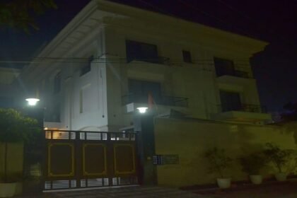 tax-raid:-नोट-गिनते-गिनते-थक-गए-अधिकारी,-20-करोड़-से-ज्यादा-के-आभूषण…अब-तक-मिली-इतनी-रकम