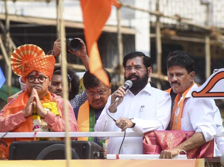 महाराष्ट्र-में-उथल-पुथल:-उद्धव-ठाकरे-ने-किससे-मांगी-माफी,-शिंदे-के-पार्षद-क्यों-पहुंचे-पांच-सितारा-होटल?-जानें