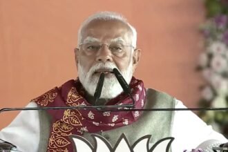 ‘बंगाल-में-परिवर्तन-की-लहर,-जंगलराज-को-बदलना-चाहती-है-जनता’,-सिंगूर-की-रैली-में-गरजे-पीएम-मोदी