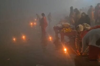 ayodhya-news:-सरयू-के-घाट-पर-स्नान-करते-समय-बिगड़ी-श्रद्धालु-की-तबीयत,-जल-पुलिस-की-तत्परता-से-बची-जान