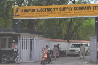 up:-कटिया-से-खुली-तीसरी-आंख-को-केस्को-ने-किया-अंधा,-वैध-कनेक्शन-न-होने-की-वजह-से-काटी-सप्लाई