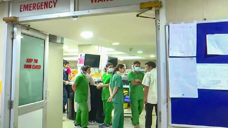 up-news:-15-साल-सेवा-के-बाद-बेरोजगार-हुए-आउटसोर्स-कर्मी,-अपर-मुख्य-सचिव-से-लगाई-न्याय-की-गुहार