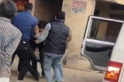 up:-40-हजार-की-रिश्वत-लेने-वाले-जेई-और-लाइनमैन-का-हुआ-ये-हाल,-थाने-में-रात-भर-रोते-रहे…सोए-तक-नहीं