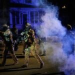 इमिग्रेशन-विवादों-में-घिरा-अमेरिका,-संघीय-अधिकारियों-ने-1-व्यक्ति-को-मारी-गोली;-2-साल-की-बच्ची-को-हिरासत-में-लिया