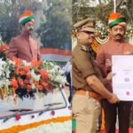 kanpur:-पुलिस-लाइन-में-औद्योगिक-मंत्री-नंदी-ने-फहराया-तिरंगा,-सम्मानित-हुए-पुलिसकर्मी