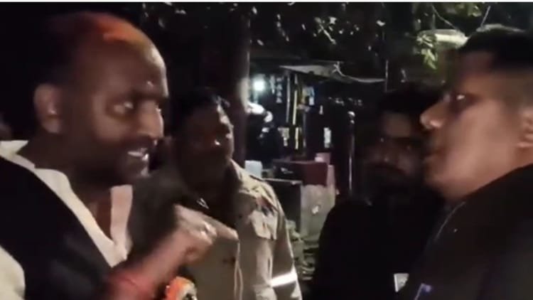 up-news:-‘आप-दंगा-कराना-चाहते-हैं,-हर-बार-करते-हैं-ड्रामा’;-चंदौली-में-सीओ-और-सपा-विधायक-के-बीच-तू-तू-मैं-मैं