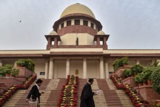 दिल्ली-में-स्कूल-फीस-संबंधित-कानून-को-चुनौती-देने-वाली-याचिका-पर-sc-में-टली-सुनवाई,-तय-की-गई-ये-नई-तारीख