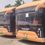agra:-चार्जिंग-के-लिए-फुटपाथ-पर-नहीं-खड़ी-होंगी-इलेक्ट्रिक-बसें,-नगर-आयुक्त-ने-दिए-ये-आदेश
