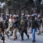 बीएचयू-बवाल:-100-वीडियो,-50-से-ज्यादा-सीसीटीवी-कैमरे-की-फुटेज-खंगाल-रही-पुलिस;-पथराव-में-तीन-छात्र-हुए-थे-घायल