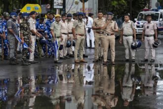 कोलकाता-में-दो-गुटों-के-बीच-झड़प-में-बरसाए-गए-बम,-खूब-चली-गोलियां;-10-लोग-गिरफ्तार