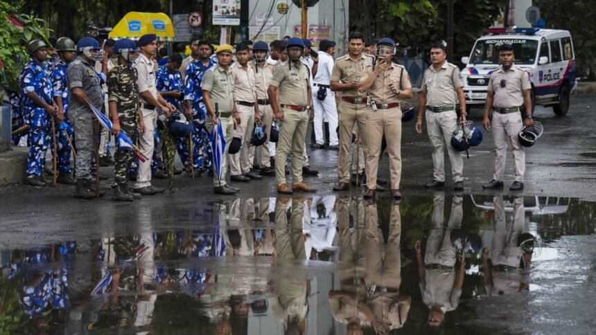 कोलकाता-में-दो-गुटों-के-बीच-झड़प-में-बरसाए-गए-बम,-खूब-चली-गोलियां;-10-लोग-गिरफ्तार