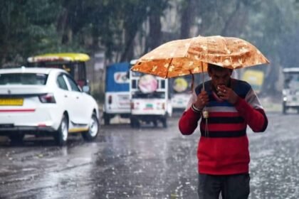 up-weather-news:-राजधानी-समेत-अवध-क्षेत्र-में-छाए-काले-बादल,-कई-इलाकों-में-बारिश;-हवा-ने-बढ़ाई-ठिठुरन