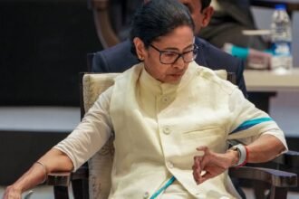 पश्चिम-बंगाल-की-ममता-सरकार-को-सुप्रीम-कोर्ट-से-बड़ा-झटका,-20-लाख-कर्मचारियों-को-25%-da-देने-का-आदेश