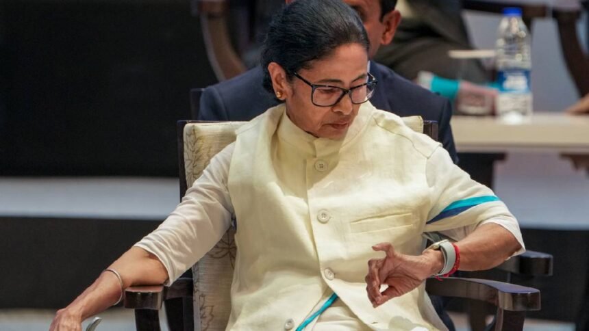 पश्चिम-बंगाल-की-ममता-सरकार-को-सुप्रीम-कोर्ट-से-बड़ा-झटका,-20-लाख-कर्मचारियों-को-25%-da-देने-का-आदेश