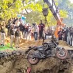 दिल्ली:-पुलिस-को-कॉल-के-बावजूद-रात-भर-15-फीट-गड्ढे-में-अकेले-पड़ा-रहा-युवक,-परिजनों-ने-लापरवाही-का-लगाया-आरोप