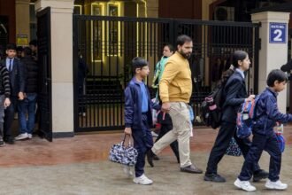 ‘दिल्ली-खालिस्तान-बन-जाएगा,-13-फरवरी-को-धमाका-होगा’,-कई-स्कूलों-और-पार्लियामेंट-को-बम-से-उड़ाने-की-धमकी