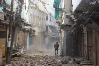 दालमंडी-में-14-नए-मकान-ध्वस्त:-आगजनी-और-हंगामा-करने-वाले-दो-नामजद-सहित-आठ-पर-प्राथमिकी-दर्ज