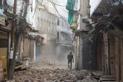 दालमंडी-में-14-नए-मकान-ध्वस्त:-आगजनी-और-हंगामा-करने-वाले-दो-नामजद-सहित-आठ-पर-प्राथमिकी-दर्ज