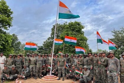 ‘वंदे-मातरम्’-को-लेकर-बदले-नियम,-कब-कहां-कितना-गाना-है,-खड़े-होना-जरूरी-या-नहीं?-जानें-सबकुछ