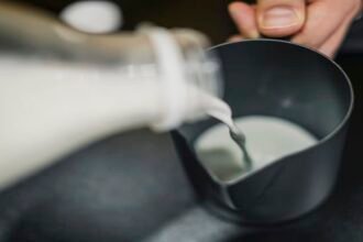 मिलावट-का-जहर:-बेसन-और-चायपत्ती-में-किडनी-खराब-करने-वाला-रंग,-दूध-पनीर-और-मावा-में-मिला-सोडा