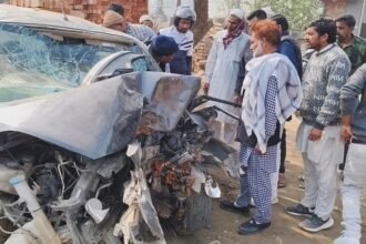 बरेली-में-भीषण-हादसा:-हाईवे-पर-पेड़-से-टकराई-कार,-महिला-समेत-तीन-की-मौत;-शादी-समारोह-से-लौट-रहा-था-परिवार
